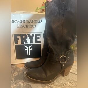 Frye Taylor Harness Women's Black leather slouch Boots Size 8 beautiful with Box
